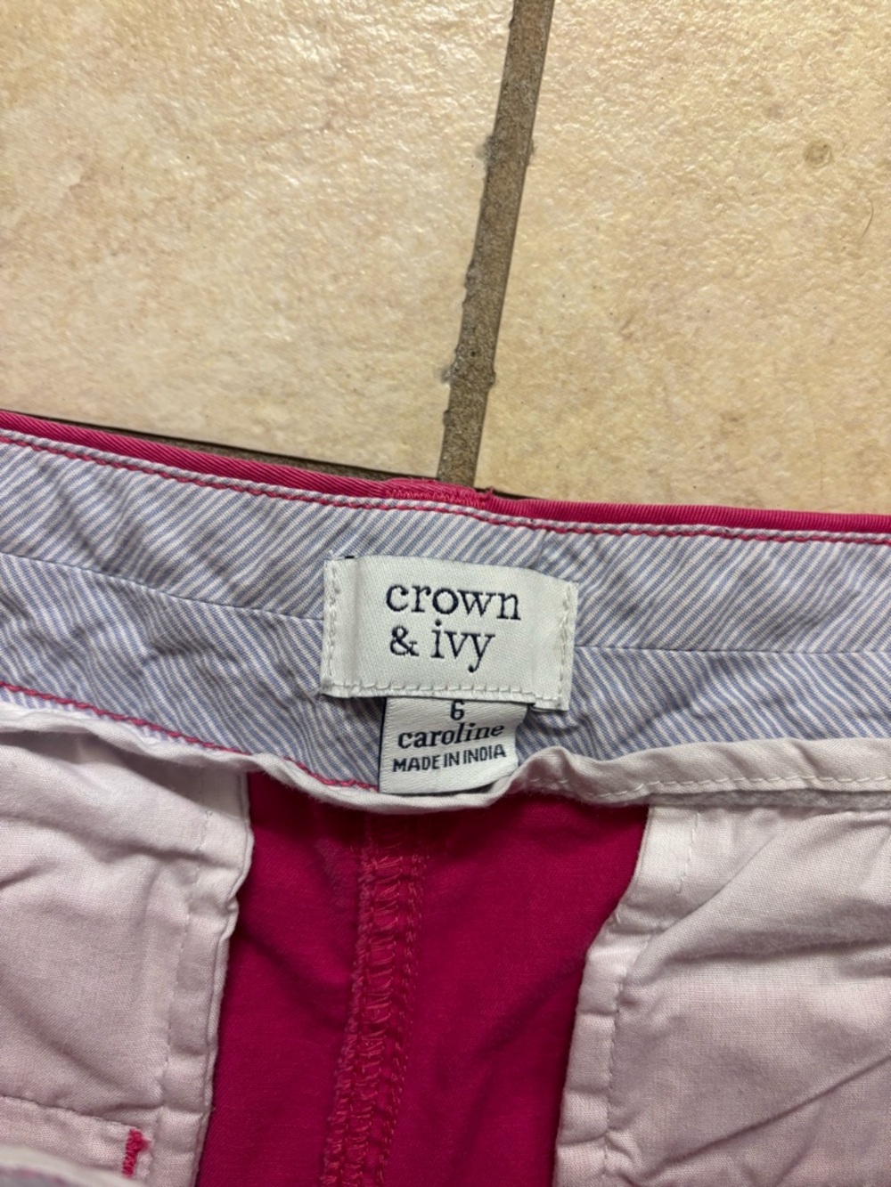 Crown & Ivy Women Hot Pink Chino Shorts Size 6 Stretch - Picture 3 of 4
